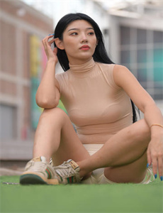 《丧尸特警-帐篷里的秘密无删除遮挡动漫》