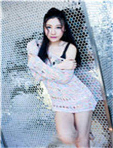 《花江夏树-被部长玩弄的人妻HD》
